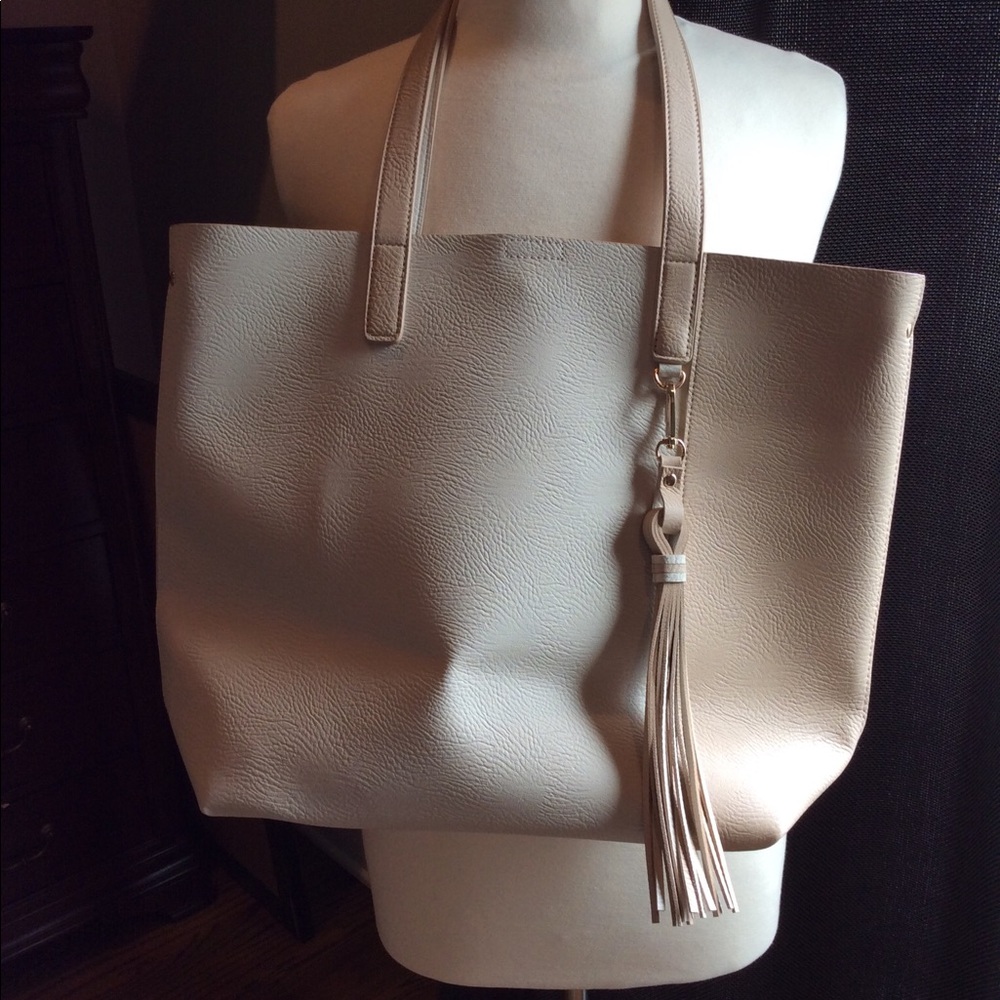 Cream/tan bag
